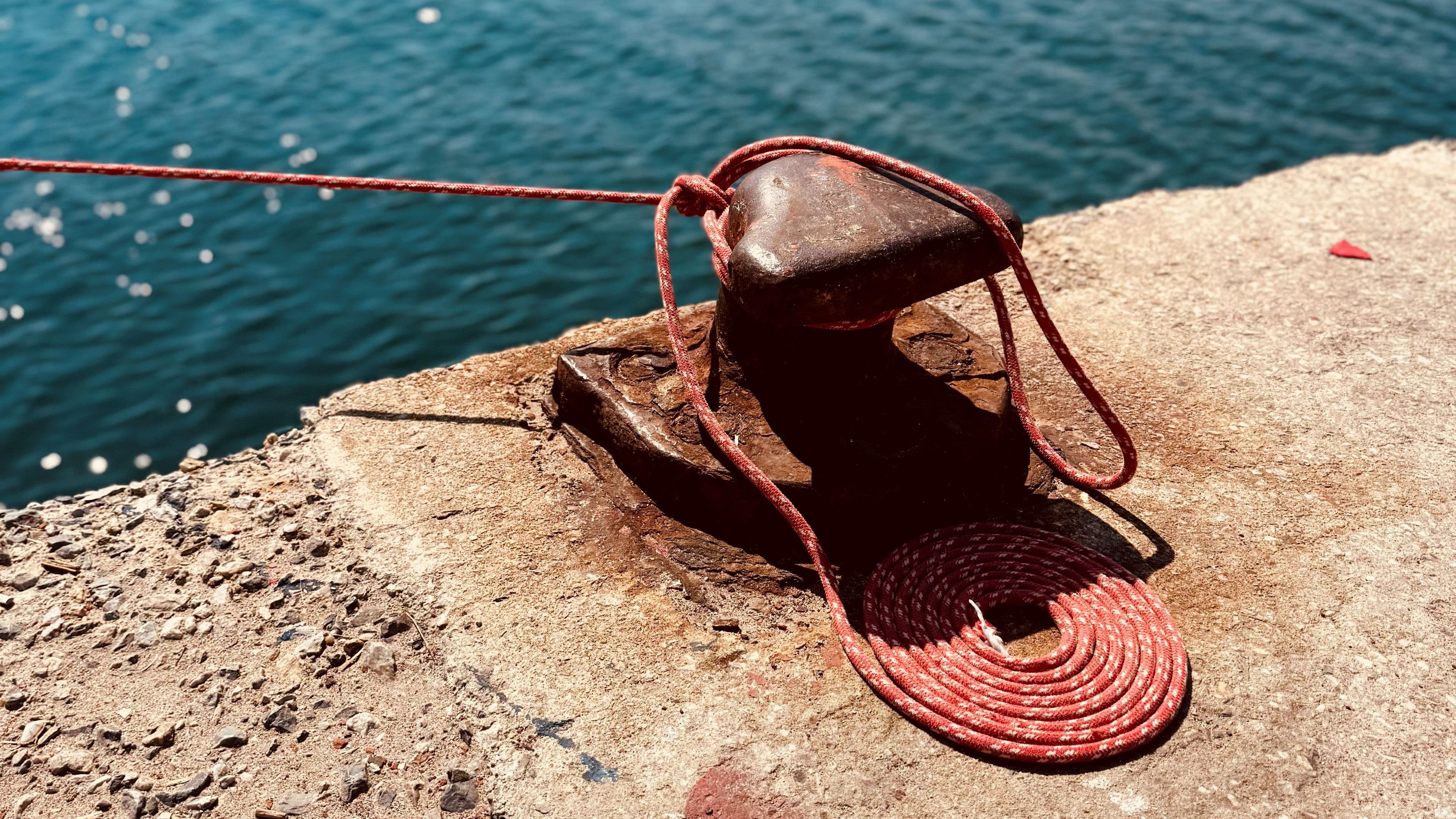 Mooring bollard